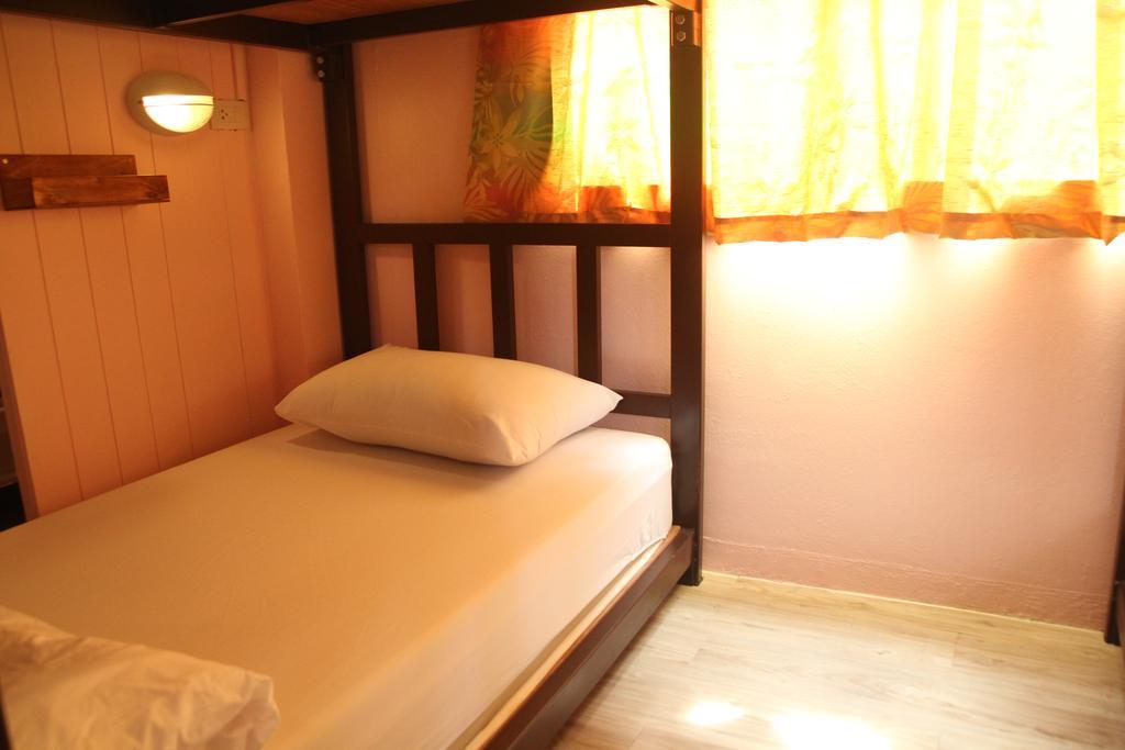 A Pousada Khaosan Immjai Banguecoque Quarto foto